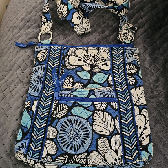 Vera Bradley Crossbody purse - Picture 2 of 2